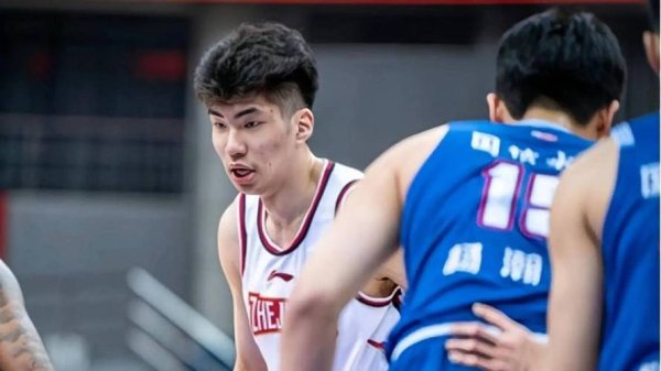 香港六合彩开奖 余嘉豪21分力助浙江险胜上海2-1领先，王哲林贡献24+9