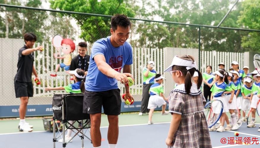 “小网球 大未来”2024广州南沙挑战赛球员校园行