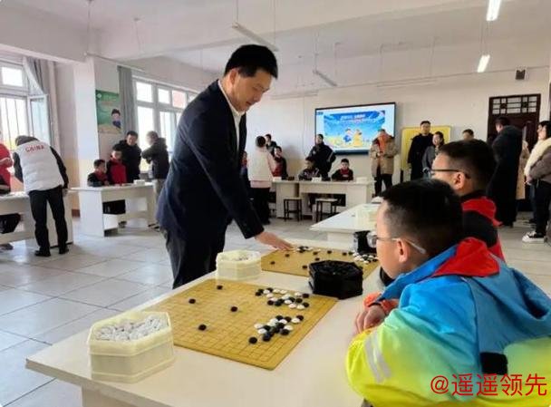 “棋心计划”走进新疆喀什 围棋新苗在疆发芽