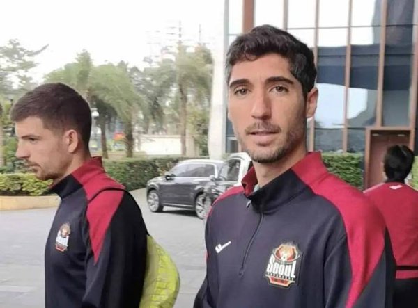 香港六合彩 海牛新外援抵达，1.91米B2B中场，津门虎升级防线，挖宝西乙队长